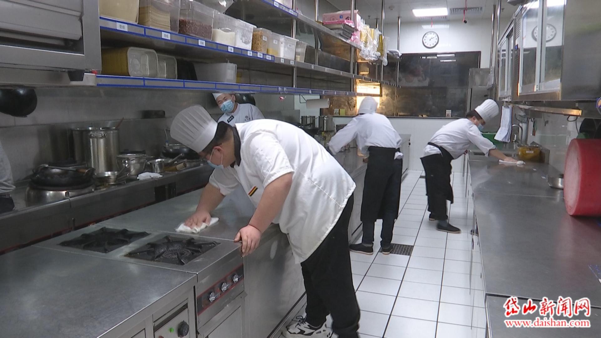 餐饮行业开展“清洁日”活动，助推创城工作迈向新台阶